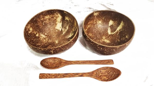 Kokosnussschalen-Set mit Löffel
